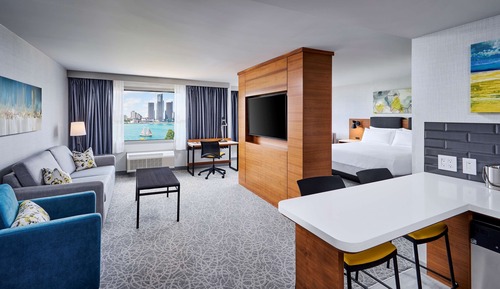 Studio Suite, 1 King Bed (Water View)