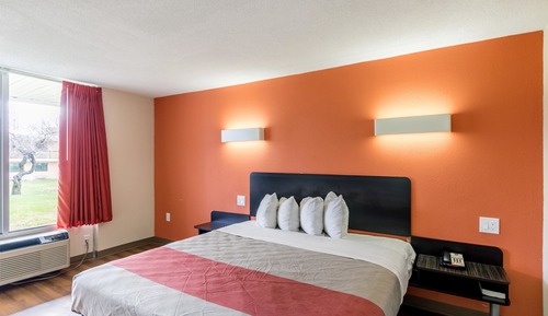 Standard Room, 1 King Bed, Smoking