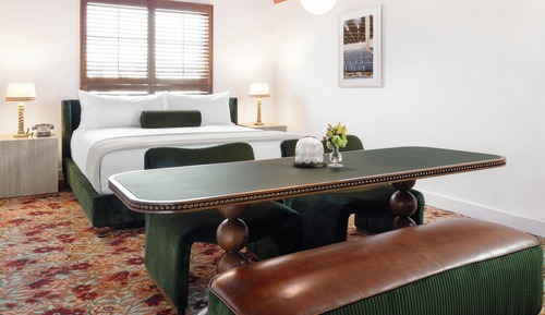 Deluxe Room, 1 King Bed, Mountain View (King)
