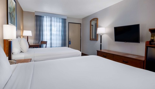Deluxe Room, 2 Queen Beds, Non Smoking