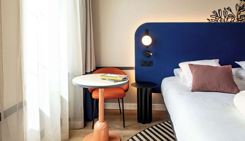 Suite, 1 King Bed with Sofa bed