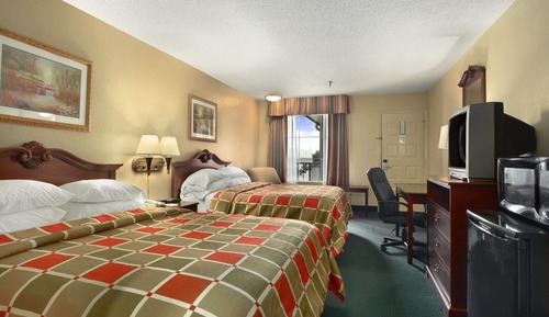Standard Room, 2 Queen Beds, Jetted Tub