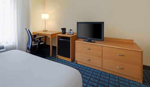 Standard Room, 1 King Bed (Mobility/Hearing Accessible, Tub)