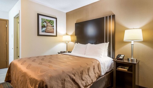 1 Queen Bed, Nonsmoking