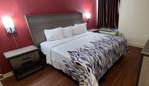 Deluxe Room, 1 King Bed, Non Smoking