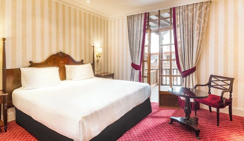 Premium Room, Terrace (Patio de La Reina View)