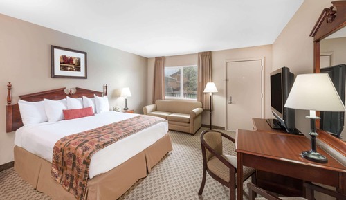 Room, 1 King Bed, Accessible, Non Smoking (Mobility, Tub w/Grab Bars)