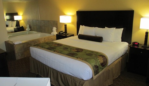 Standard Room, 1 King Bed, Non Smoking, Jetted Tub