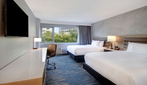 Room, 2 Queen Beds (Walk In Shower)