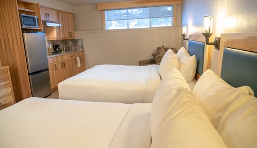 Standard Suite, 2 Queen Beds