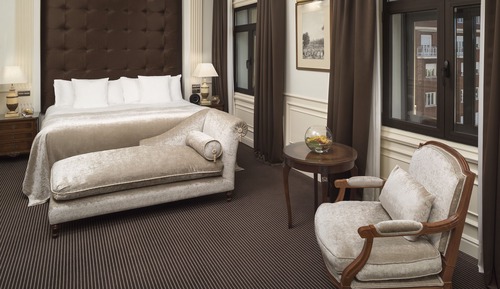 One Bedroom Suite Red Level Lounge Access