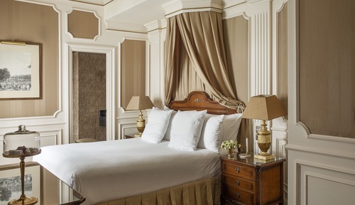 Red Level Deluxe Room