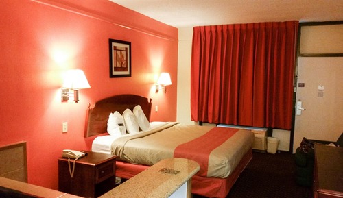 Standard Room, 1 Queen Bed, Accessible, Non Smoking