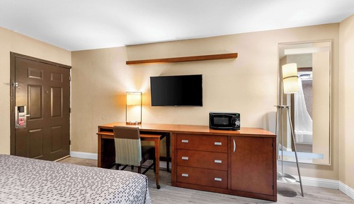 Standard Room, 1 King Bed, Non Smoking