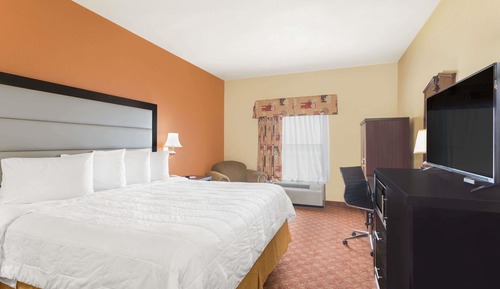 Suite, 1 King Bed, Non Smoking