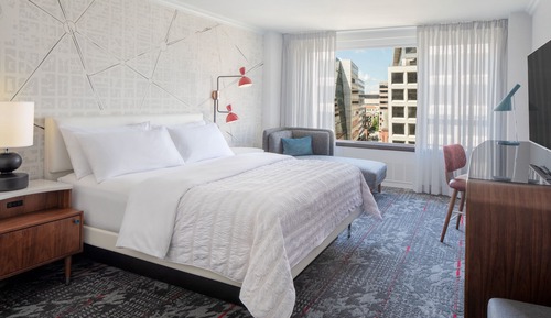 Classic Room, 1 King Bed