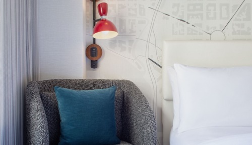 Deluxe Room, 1 King Bed, City View