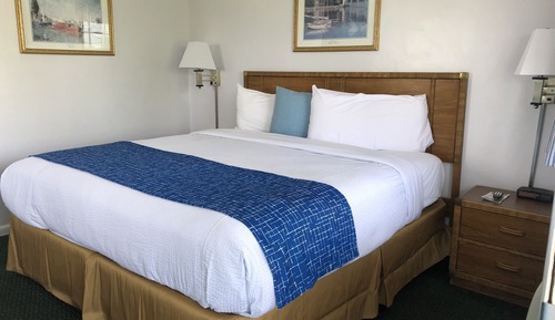 Standard Room, 1 King Bed