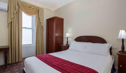 Standard Room, 1 Queen Bed
