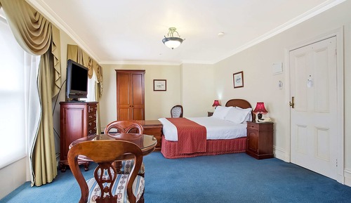 Standard Room, 1 King Bed, Non Smoking