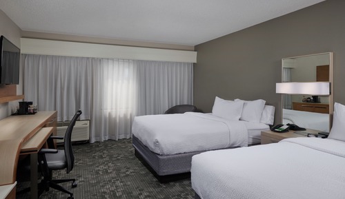 Room, 2 Queen Beds (Mobility Accessible, Tub)