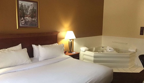 Suite, 1 King Bed, Non Smoking