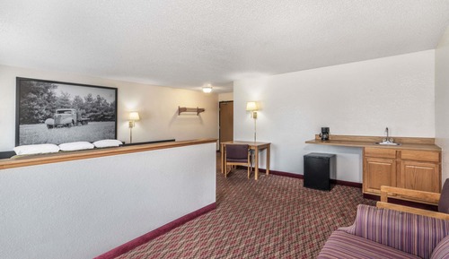 Studio Suite, 1 King Bed, Non Smoking