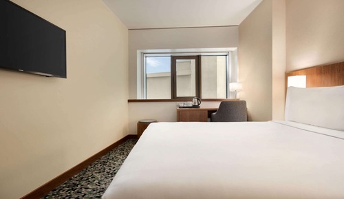 Room, 1 Queen Bed, Accessible, City View