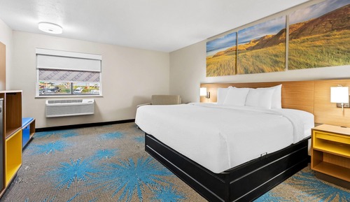 Standard Room, 1 King Bed