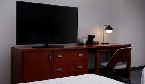 Basic Room, 2 Queen Beds, Non Smoking (Hearing Accessible)