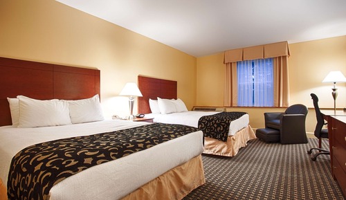 Standard Room, 2 Queen Beds, Non Smoking, Refrigerator & Microwave (Pet Friendly)