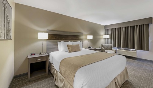 Standard Room, 1 Queen Bed, Accessible, Non Smoking