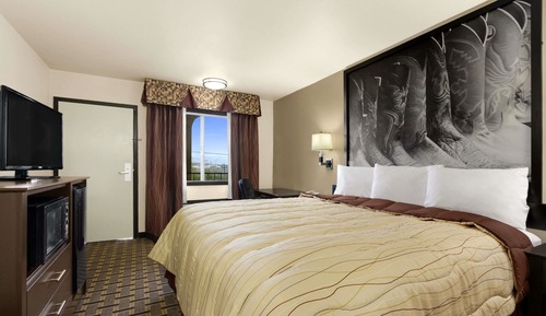 Standard Room, 1 King Bed, Smoking