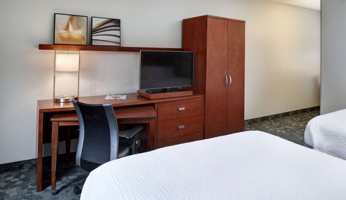 Room, 2 Queen Beds, Accessible (Mobility/Hearing Tub)