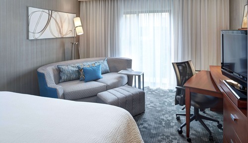 Deluxe Room, 1 King Bed with Sofa bed, Pool View