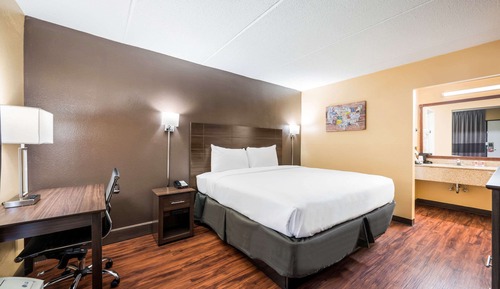 Standard Room, 1 King Bed, Smoking