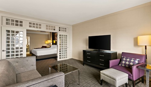 Superior Suite, 1 King Bed with Sofa bed (One Bedroom - Corner/Harbor View)