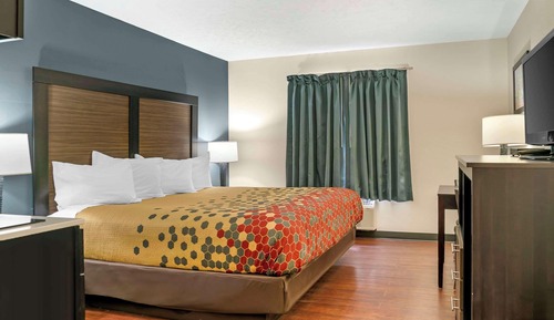 Room, 1 King Bed, Non Smoking (Upgrade)