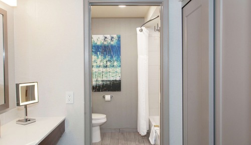 Room, 2 Queen Beds, Pool View