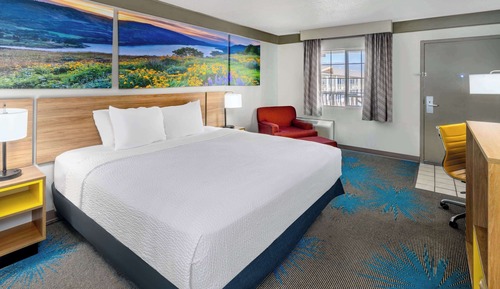 Standard Room, 1 King Bed