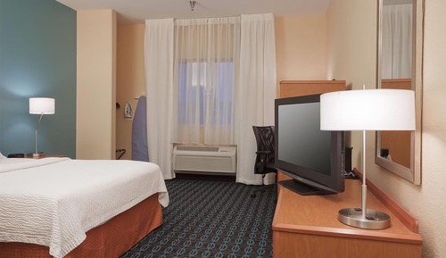 Room, 1 Queen Bed, Accessible, Non Smoking (Mobility, Roll-in Shower)