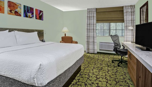 One King Bed, Non-Smoking, Accessible