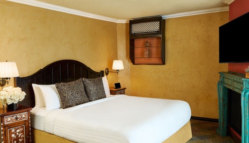 Top Floor Demi Suite