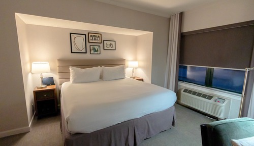 Deluxe Room, 1 King Bed