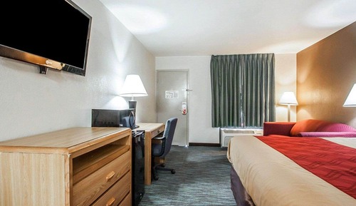 Standard Room, 1 King Bed, Smoking
