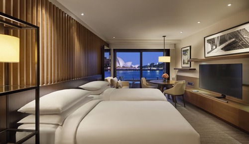 2 Twin Beds with Opera View