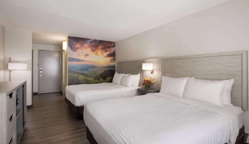 Standard Room, 2 Queen Beds, Non Smoking