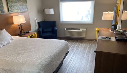 Studio Suite, 1 King Bed, Non Smoking
