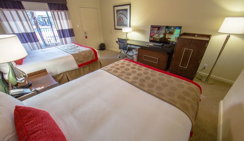 Room, 2 Queen Beds, Non Smoking, Pool View