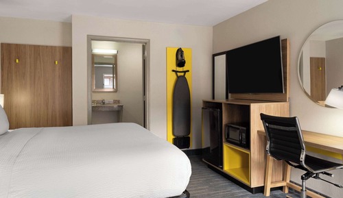 Room, 1 King Bed, Accessible